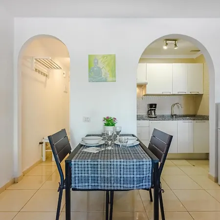 Fantastic Large In Front Of Heated Pool Wifi Apartment