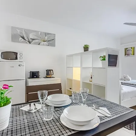 Fantastic Large In Front Of Heated Pool Wifi Apartment Arona (Tenerife)